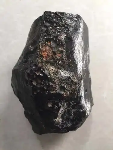 河南男子收藏了一块黑石头市估600万至800万