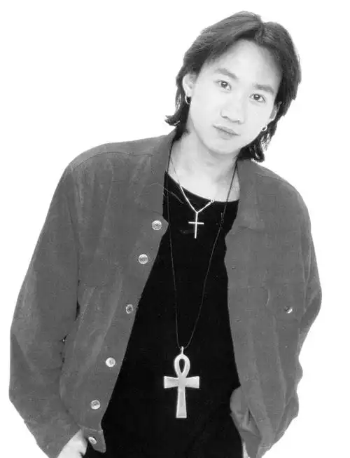 黄家驹原谅我这一生不羁放纵爱自由