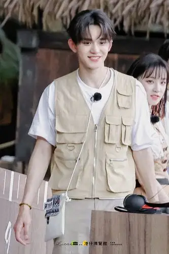 黄旭熙lucas 0530 三亚奔跑吧录制路透