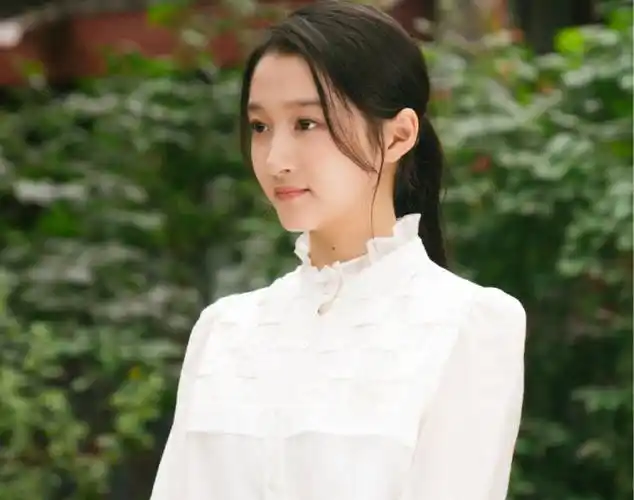 关晓彤的色彩驾驭力##关晓彤怼脸自拍照