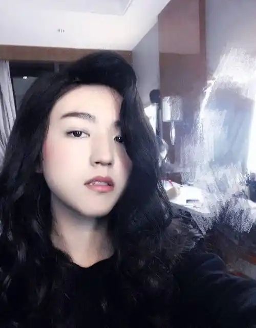 当红男星扮女装,马天宇鹿晗雌雄难辨,他却丑到惨不忍睹!