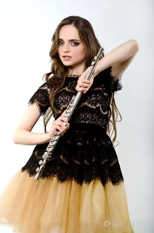 一支长笛的女孩