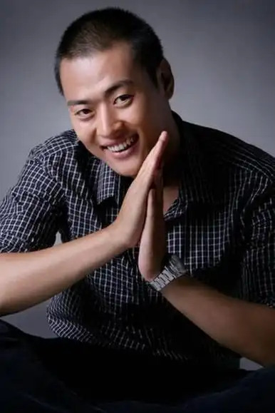 张桐|曾因戏被炸到双目失明,患病欲从5楼跳下,今成国内首位80后影帝