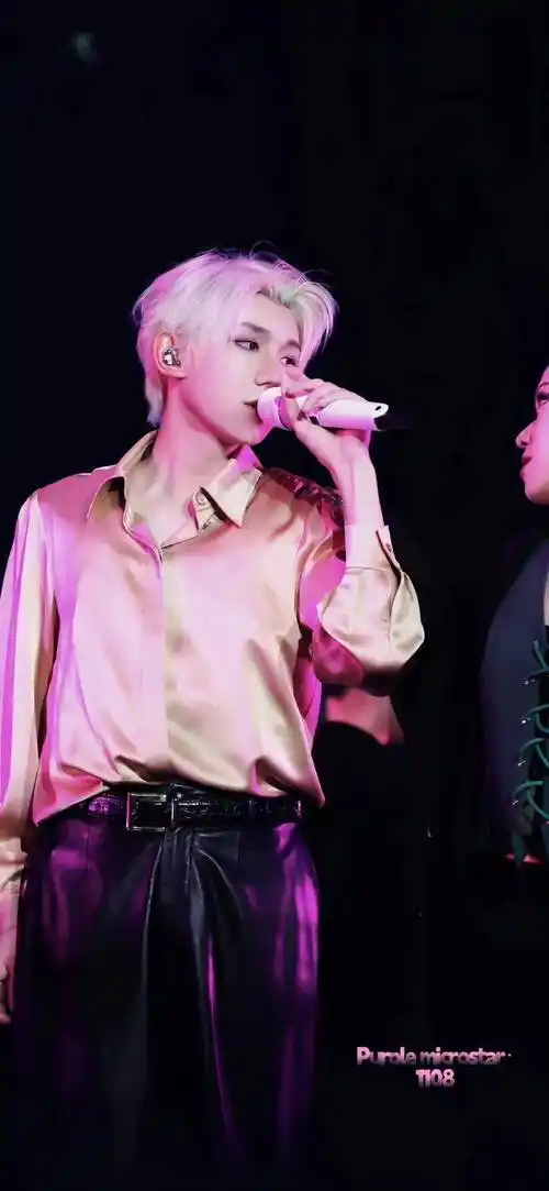 王源跳舞眼神拉丝,被别人造谣他太胖,社交平台的新视频却把人帅飞