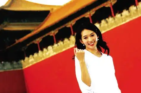 百位明星献唱《北京欢迎你》 林志玲只唱半句歌