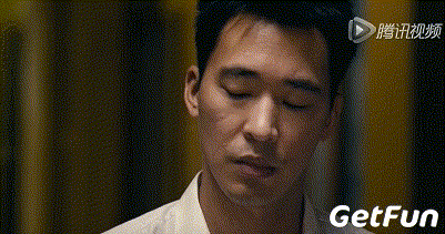 黄立行与曹云金在五官身型特质上,有不少相似之处.