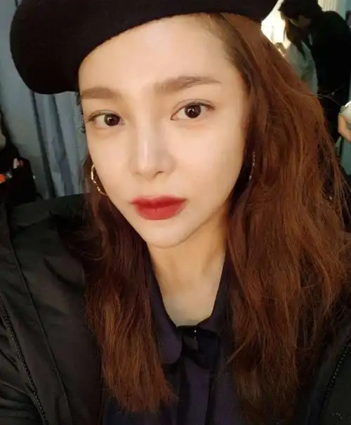 与丈夫离婚如今孤身一人,为新戏增重70斤,胖出双下