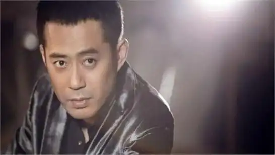 演完"乔祖望"再演《玫瑰的故事》,他从"渣爹"赛道走出来了!