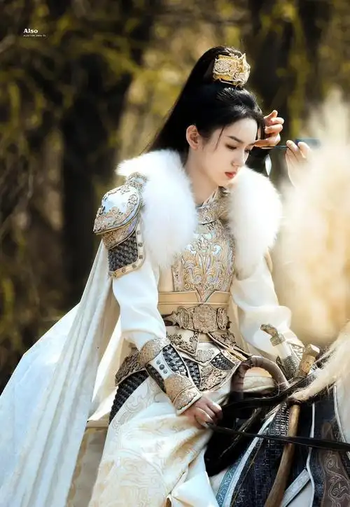 真的爱惨了每一张骑马的周也女将军