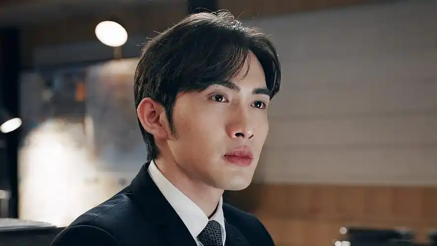 《暴风眼》分集速看,杨幂,张彬彬化身国安人员,坚守心中正义