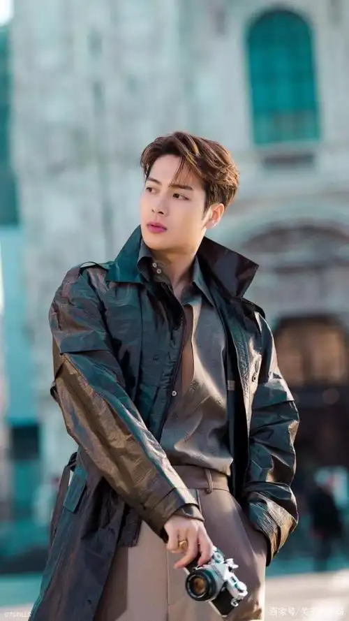 王嘉尔:又帅又飒的哥哥啊!