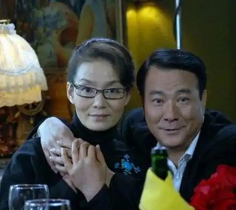 【图】潘虹现任老公的相片曝光 揭秘其与前夫离婚的真相