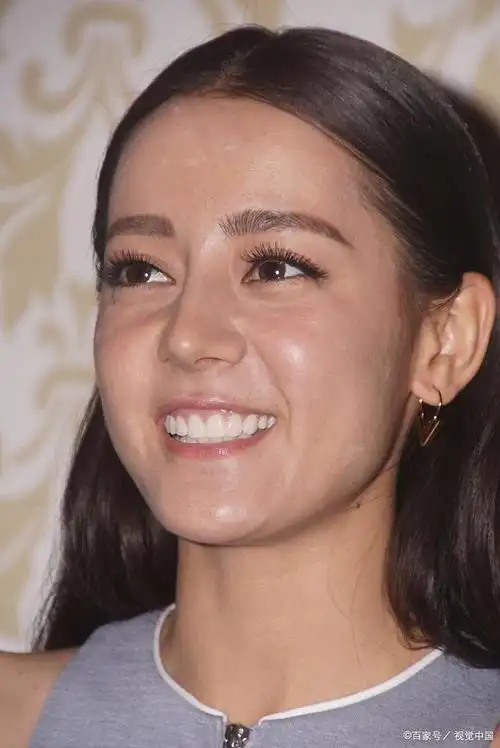 迪丽热巴素颜惊艳:揭秘一线女星真实的美
