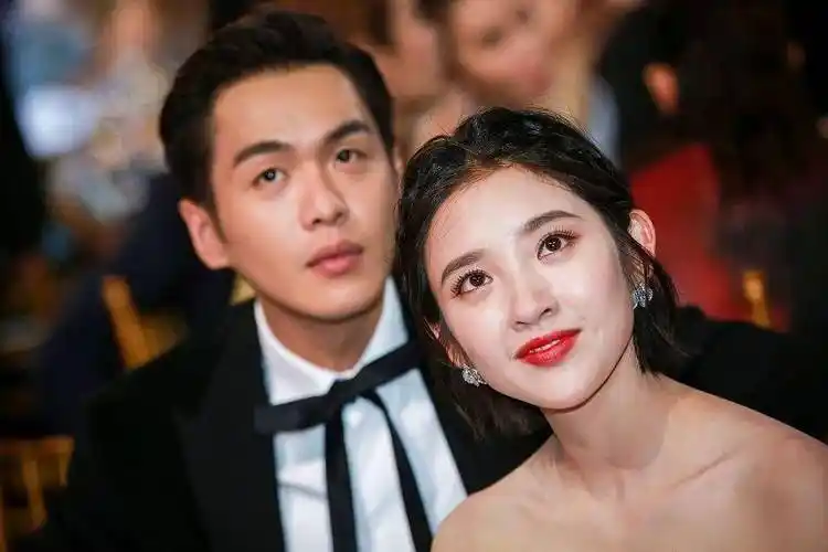 张若昀与妻子唐艺昕的初相遇起因竟然是一次危险的交通意外