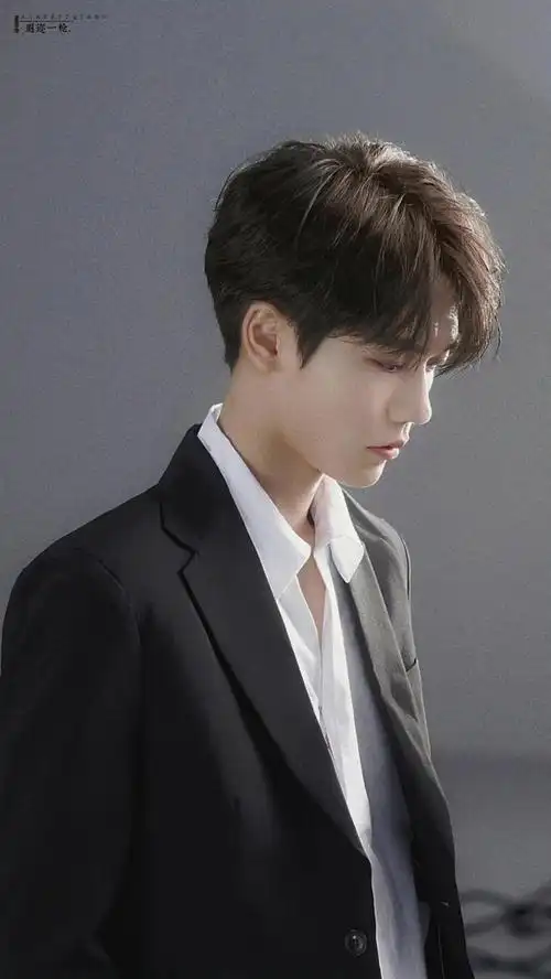 给我发一些你觉得林彦俊很帅的图