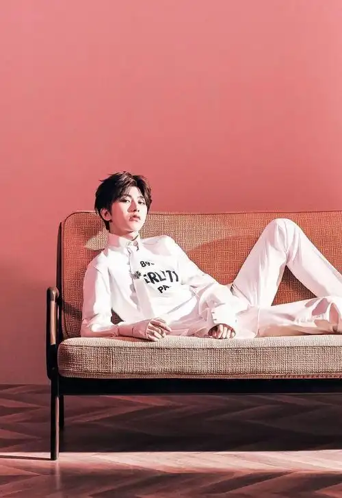 蔡徐坤在演艺道路上还会不断带来更多精彩,我们也将期待他未来的作品