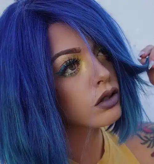 女生染蓝色的头发好看吗?
