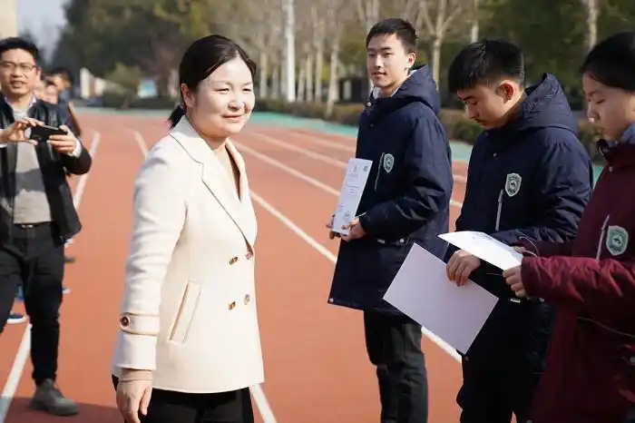 杏果飘香奋进展风采惜时向未来合肥八中20212022年度第二学期第二周