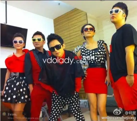 何炅辞职湖南卫视 曾与多名友人陷断背门