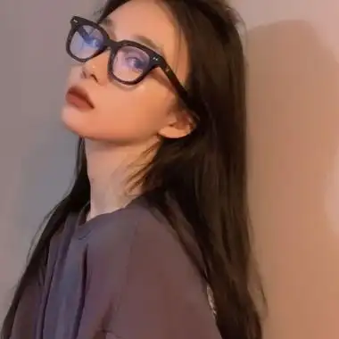 高清戴网红眼镜的女生头像图片
