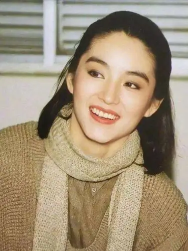 林青霞相信大家都不陌生,她饰演的东方不败那种霸气似乎刻在了