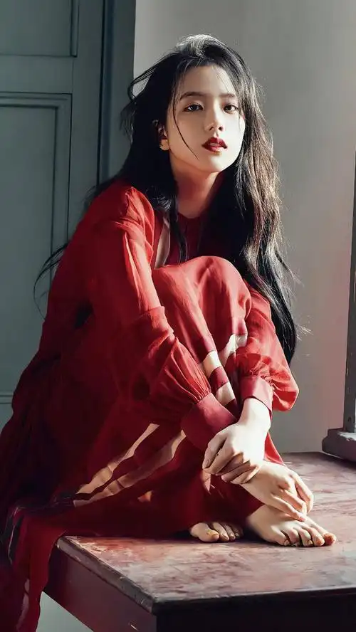 jisoo壁纸|人间四月了解一下