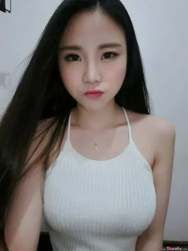 正妹annie tan超胸身段,网友吃什么能吃那么大