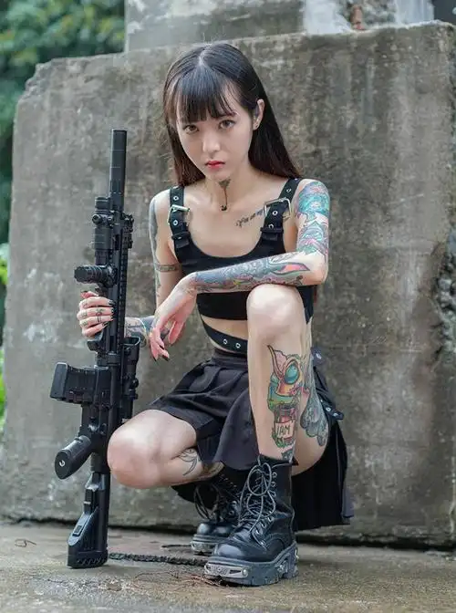 13张抖音花臂女神波多野结三纹身写真图片