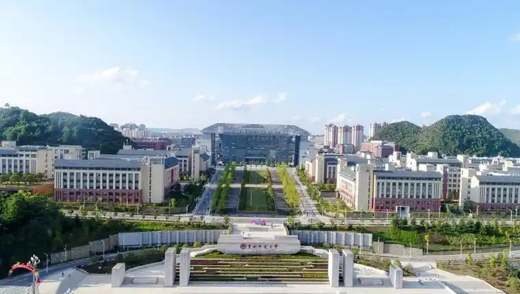 近年来,贵师大重点推动教师队伍建设,助力贵州乡村教育振兴.