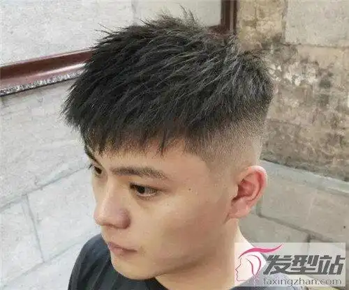 两边铲个性男生短发 打造清爽时尚潮男_发型站_最新流行发型设计发型