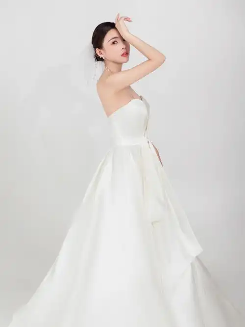 单人婚纱照  #写真终于赶在20周岁前拍了套单人婚纱照这种干干净净的