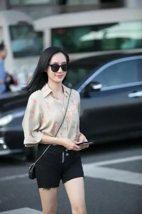 [美女明星]时尚美女明星王智小清新街拍图片-小虾米