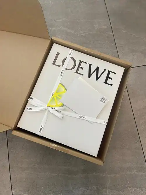 不愿浪费时间,在看到罗意威的折扣也带着平常心进去看的,价钱确实很