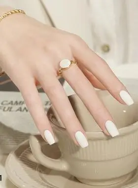 奶白色2022年新款流行乳白色指甲油