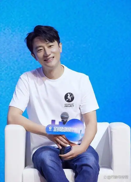 不拍戏就"消失"的黄轩,已经走上了男演员的另一条大道