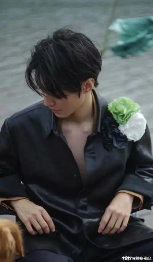 可以单独出道的锁骨#王俊凯的锁骨请原地出道吧!