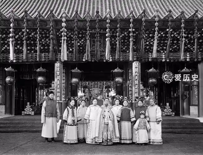 紫禁城里为何不见厕所?皇帝后宫香灰除污纳便 手纸也是特供