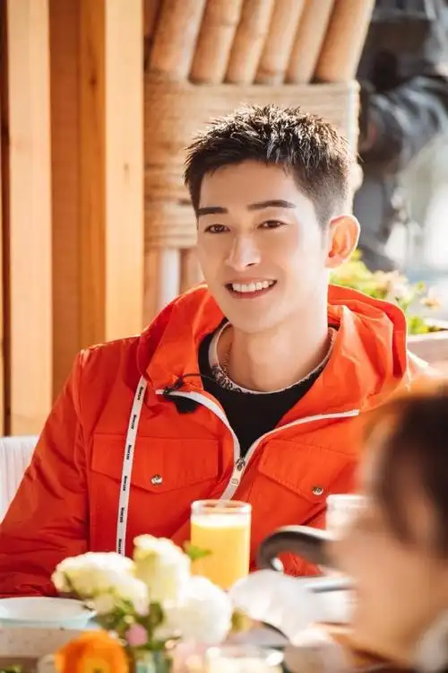 张翰超话zh#张翰流光引#zh#张翰如梦之梦#你的眼睛真好看.