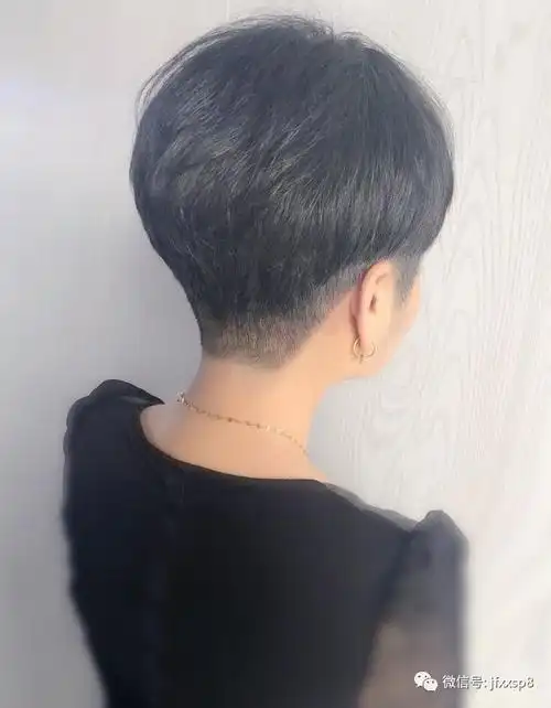 今年流行"剃后头"_短发