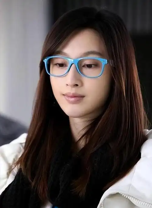 恋富二代,玩跨国恋,多段感情无疾而终,张俪被称"渣男吸铁石"