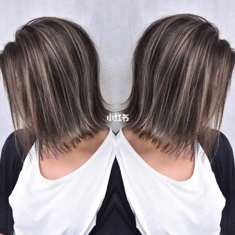 欧美风发型 挑染发色搭配 2019流行色 很多人小姐姐喜欢这款 即使颜色