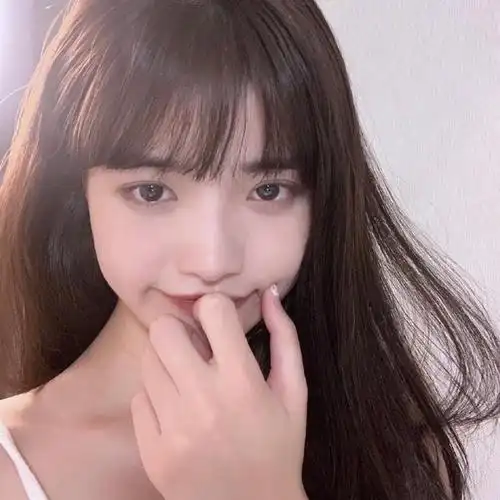 漂亮好看真人网红女生头像