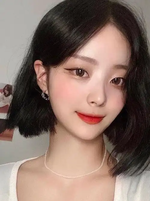 我以前也是瓜子脸的,没想到上了两年班就然脸圆了这么_圈子-新氧美容