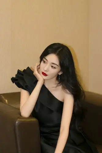 杨幂黑裙红唇性感写真图片79