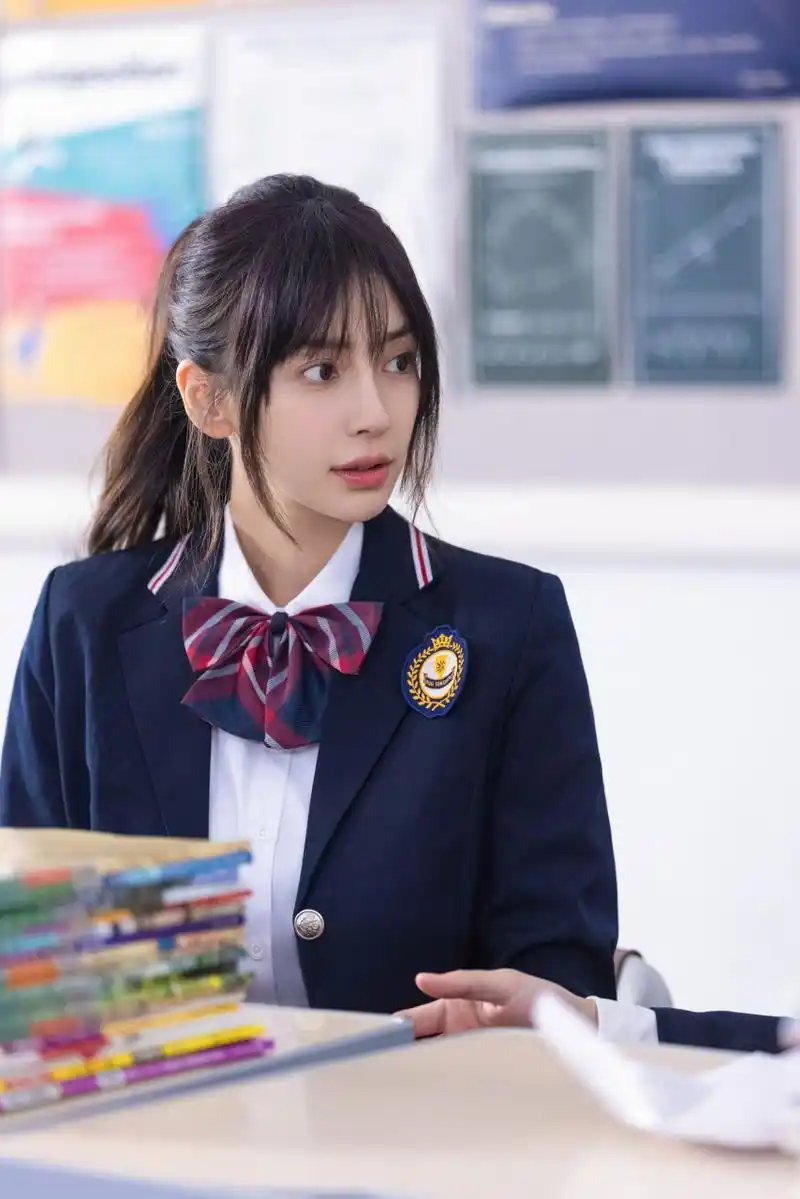 杨颖校园jk风格写真#杨颖# #暮色心约杨颖雪中落泪