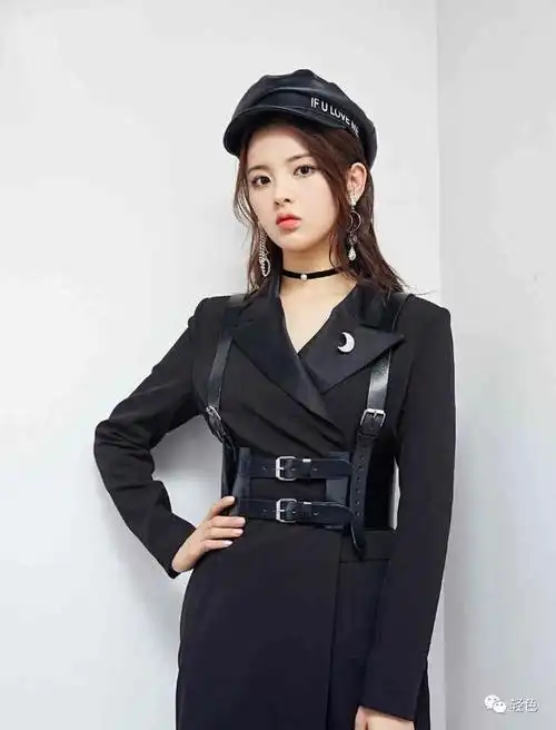 杨超越下车照疯传,实力腿精|名人榜|火箭少女|华语歌手|华语音乐_网易