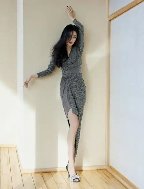 杨幂身材真的好顶级,这套妆造好几年前了,现在回看还是这么美#杨幂