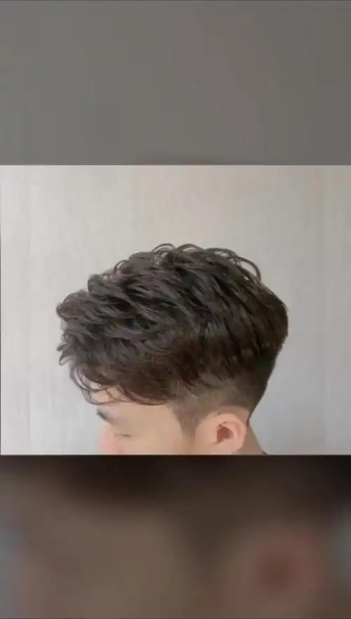 男生发型 三七分纹理烫 厦门男士发型 自然好打理 蓬松纹理感强