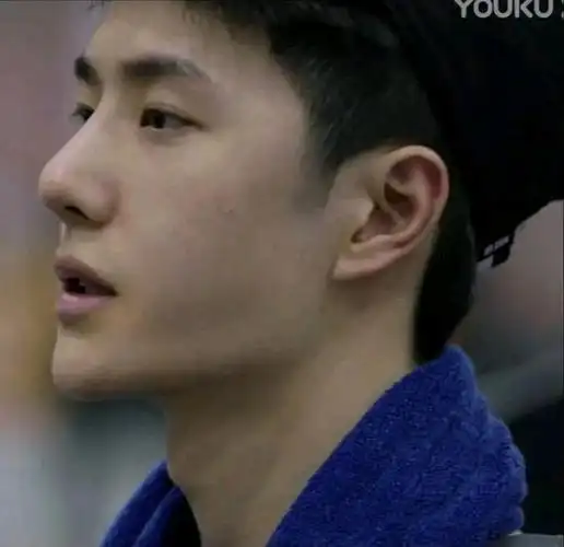 内有大量王一博早期照片!