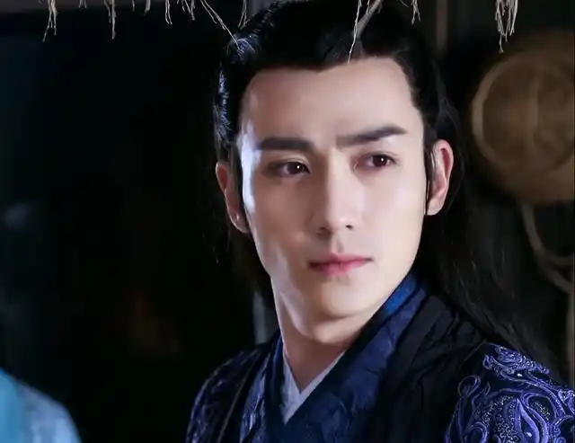 浓眉大眼的大帅哥朱一龙,就是古装美男的典型代表.